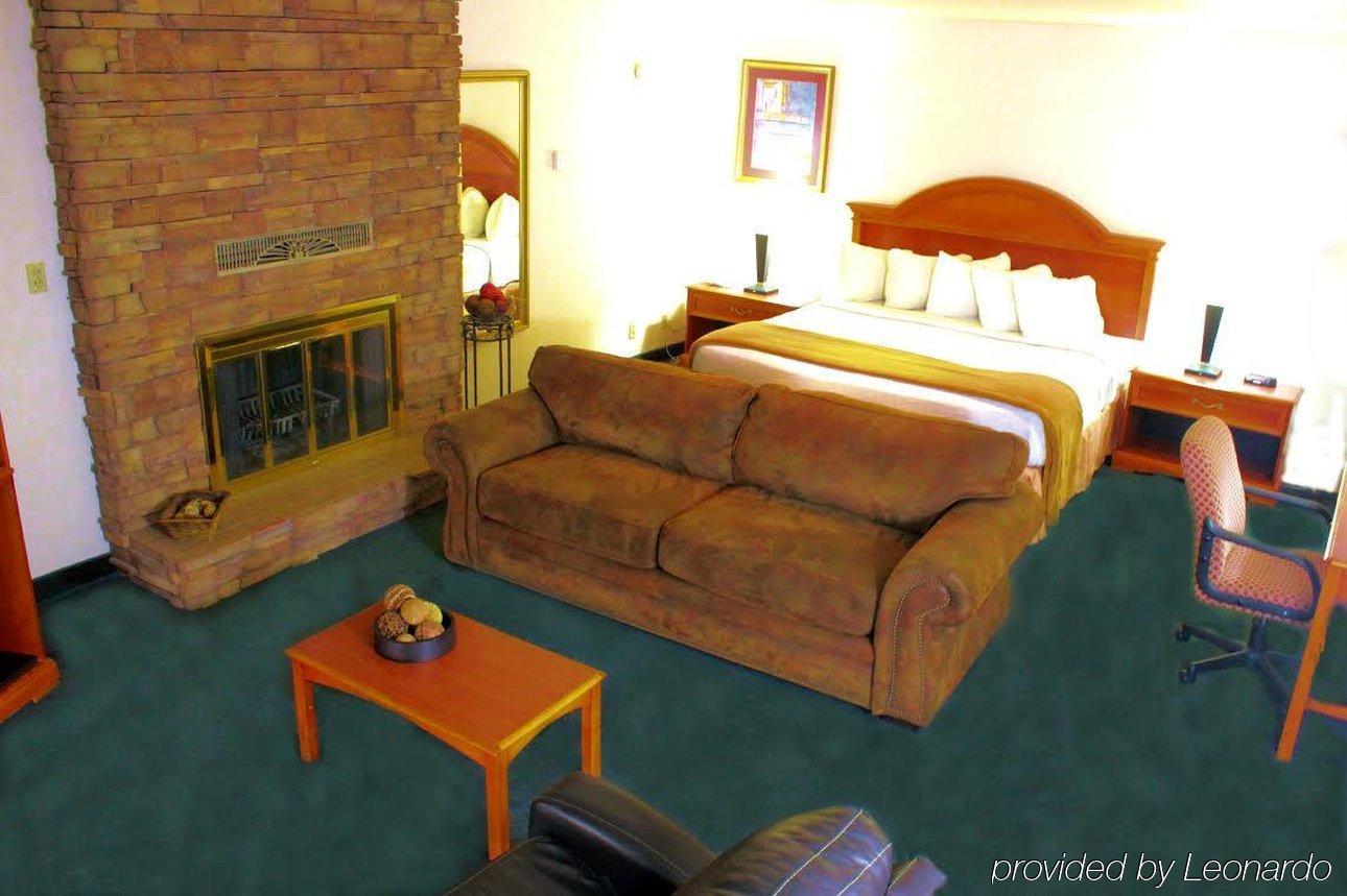 Red Arrow Inn & Suites, A Travelodge By Wyndham Монтроз Экстерьер фото